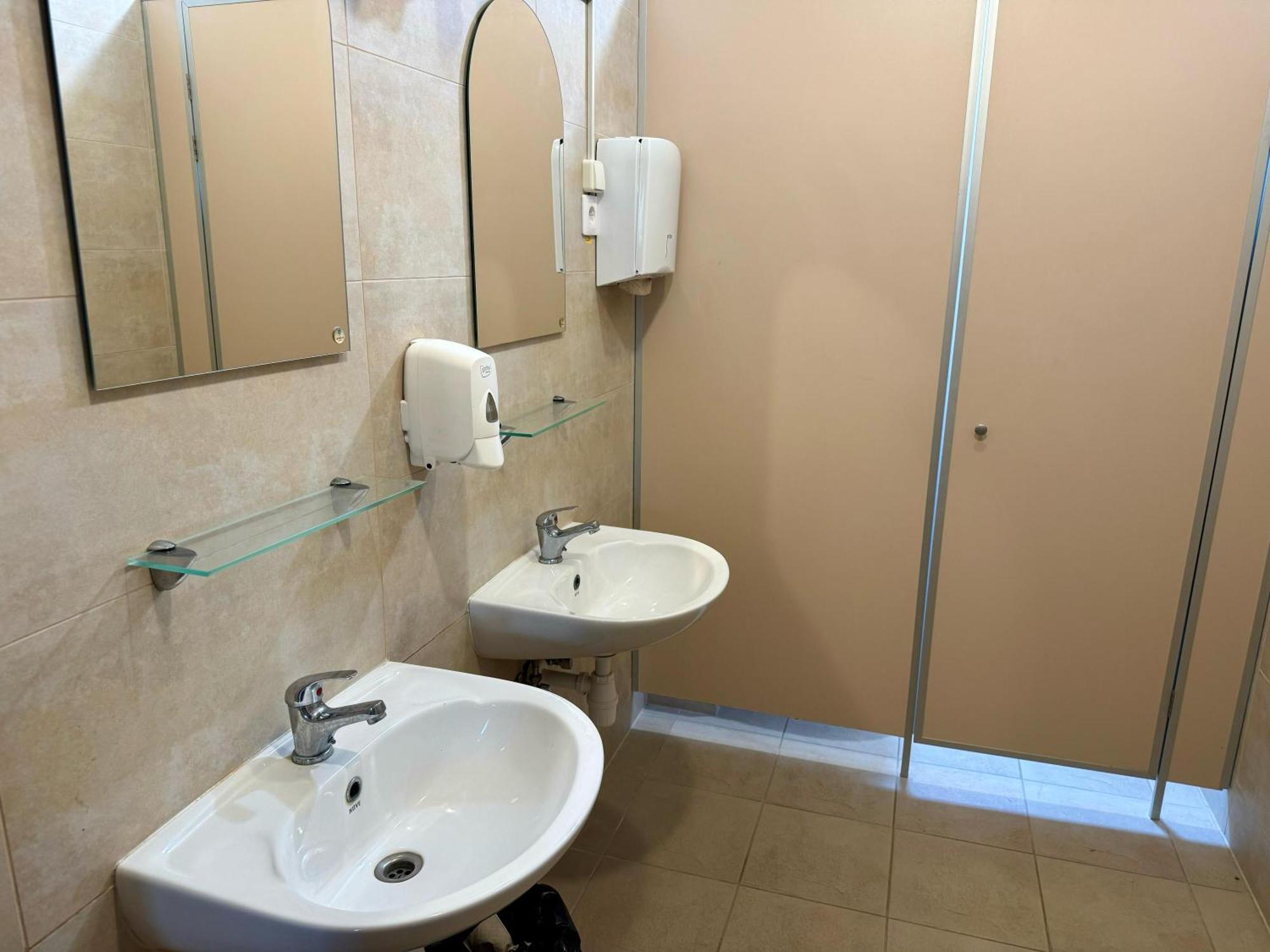 Sajutu Parka Hostelis Valmiera Exteriör bild